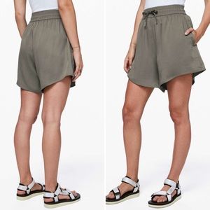 Lululemon Feeling Femme Shorts, 6